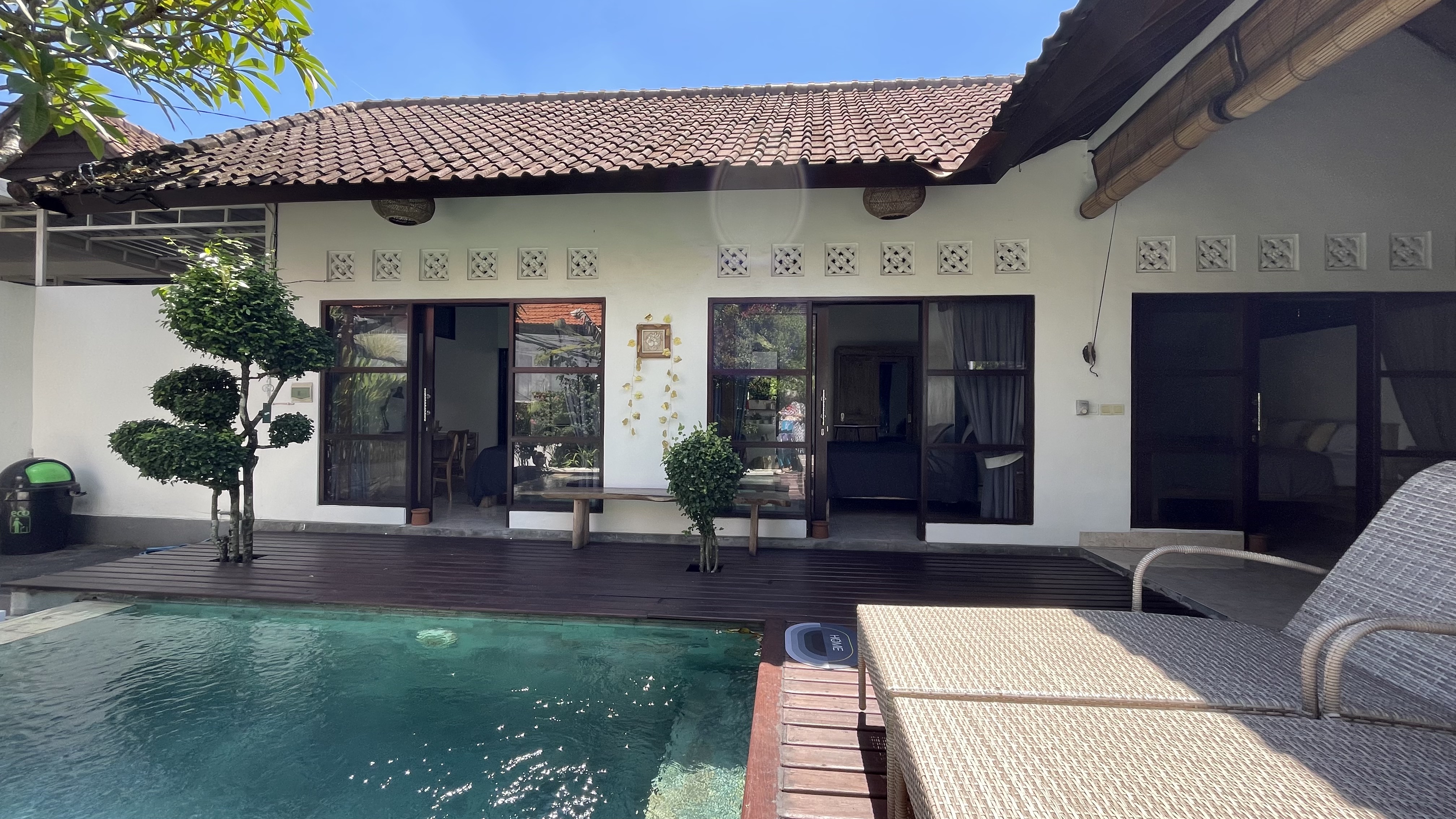 Pool & villa